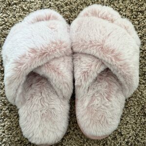 Cozy Pink Faux Fur Slippers No Brand